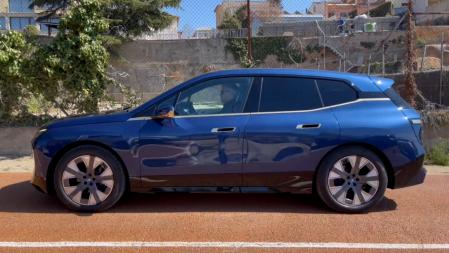 BMW iX xDrive40