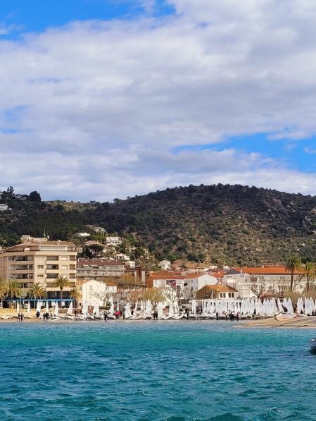 Campeonato de Catalunya de Optimist en la bahía de Roses.