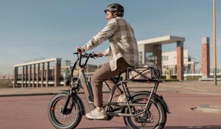 RadRunner 3 Plus, la polivalente bici eléctrica urbana que te permite hasta llevar la compra.