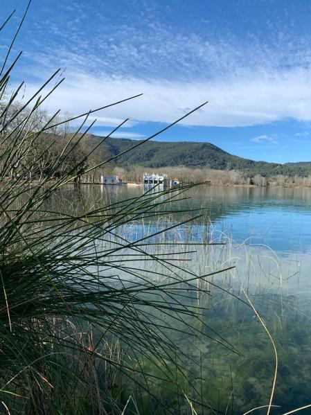El estanque de Banyoles en primavera.