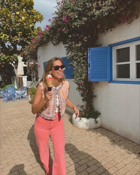 María Pombo con el chaleco viral de Zara de la pasada primavera