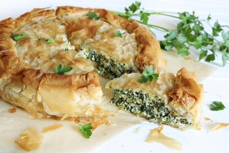 El pastel salado spanakopita es toda una institución en Grecia.