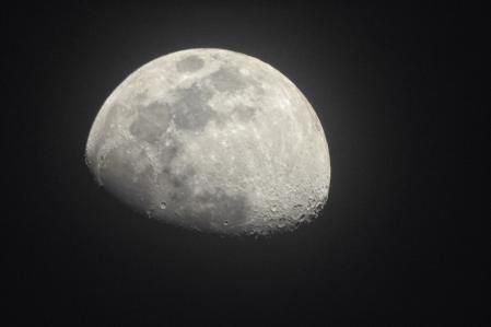 Detalle de la luna creciente.