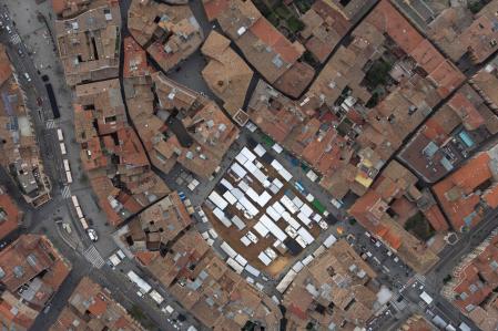El Mercat del Ram visto desde un globo aerostático.