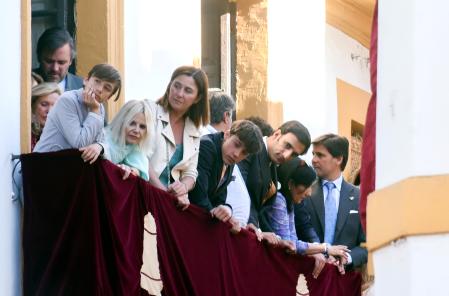 Eugenia Martínez de Irujo compartió balcón con el diestro el Domingo de Ramos.