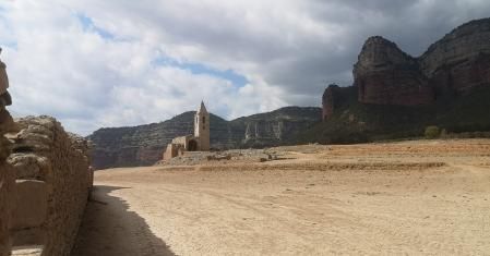 Paisaje de sequía en Sau.