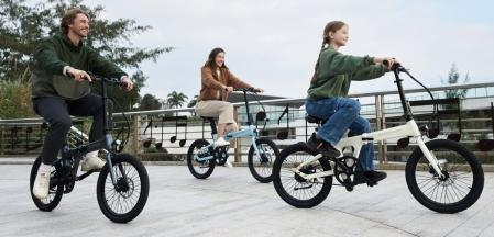 Ado Air, la ligera bici eléctrica plegable e inteligente para ciclistas urbanos,