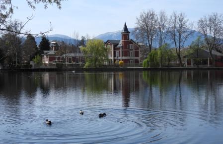 Lago de Puigcerdà en primavera.