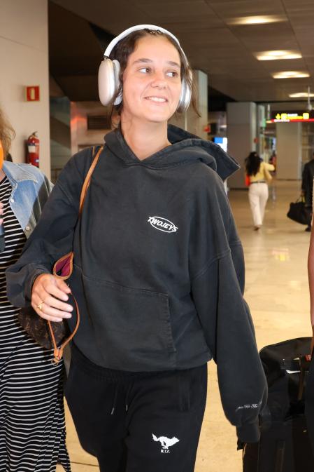 Victoria Federica de Marichalar con su uniforme de viaje