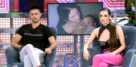 Adara y Aitor Molinero en el Deluxe