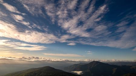 Espectáculo de nieblas desde el Santuari del Far.