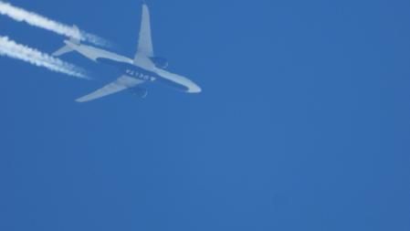 Estelas de condensación.