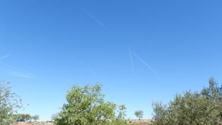 Estelas de condensación.