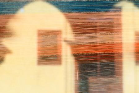 Juego de reflejos y desenfoque, fruto de la experimentación con la luz a través de la fotografía.