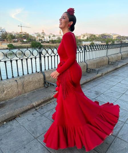 Anabel Pantoja con su traje de flamenca de Alonso Cozar
