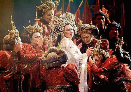 'Turandot' amb posada en escena de Núria Espert