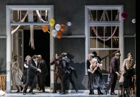 'Eugene Onegin', con montaje de Christof Loy, fue cancelada por la pandemia y ahora inaugura la próxima temporada