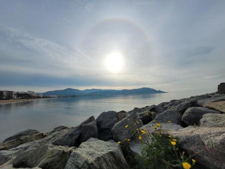 Halo solar con parhelio en Roses.