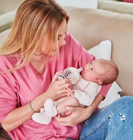 La presentadora está encantada con su nieta Anita.