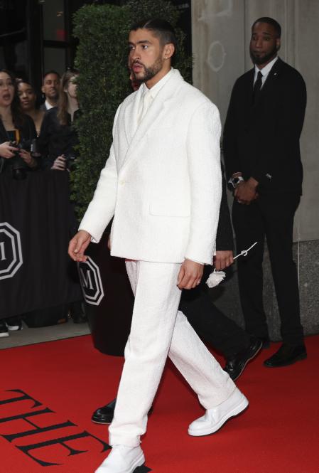 Bad Bunny a su llegada a la gala Met 2023