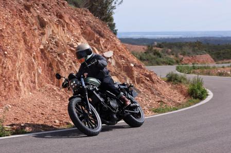 El examen práctico para obtener el carnet de motos tendrá mayor recorrido por carretera&nbsp;