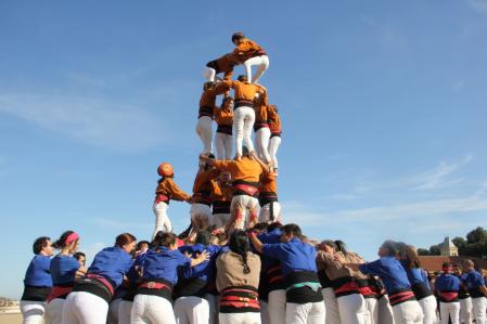Exhibición castellera en el Park Güell.