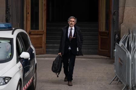 Cristóbal Martell a la salida de la Audiencia de Barcelona