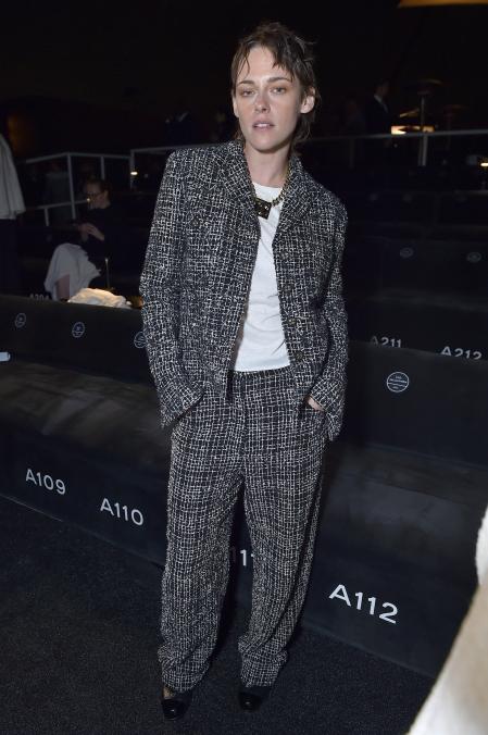 Kristen Stewart en el desfile de la colección Crucero de Chanel en Los Ángeles