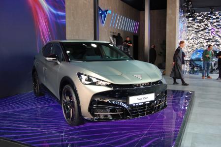 Cupra ha exhibido su nuevo SUV eléctrico Tavascan en el Automobile Barcelona 2023
