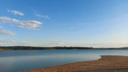 Embalse de Orellana la Vieja.