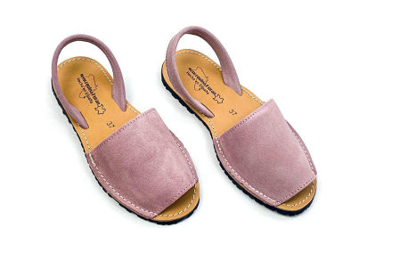 MaxMady menorquinas de piel fabricadas en España.