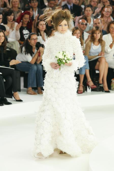 Model Solange Wilvert on the runway at Chanel's fall 2005 haute couture show. (Photo by Giovanni Giannoni/WWD/Penske Media via Getty Images)