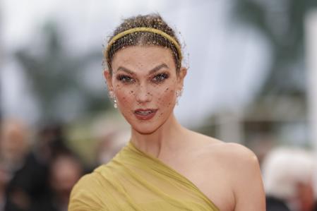 Karlie Kloss en la alfombra roja del Festival de Cine de Cannes