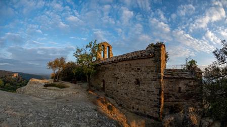 La ermita románica de Sant Feliuet de Savassona.