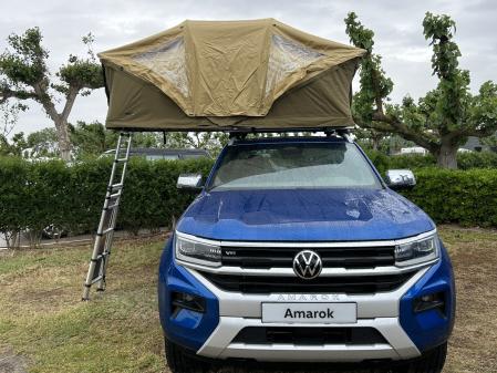 Un ejemplar del nuevo Amarok con tienda de techo estuvo expuesto en el evento&nbsp;