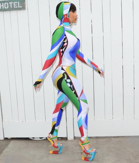 El llamativo atuendo de Cardi B