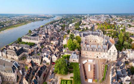 Vista aérea del castillo de Blois, junto al Loira.