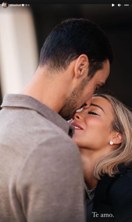 Alba Silva reaparece en Instagram para agradecer el cariño hacia su marido.
