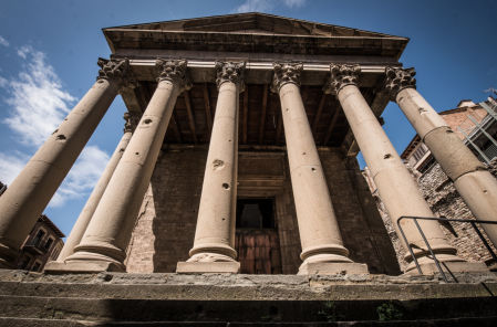 El templo romano de Vic, situado en la zona alta de la ciudad.