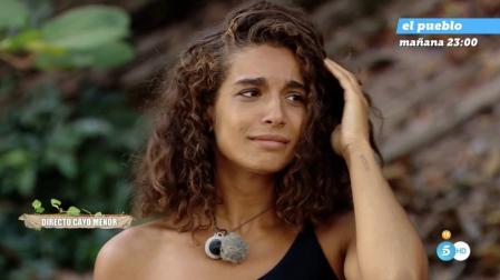 Alma Bollo, muy triste tras cortarse medio metro de pelo para comer un plato de pasta en 'Supervivientes 2023'