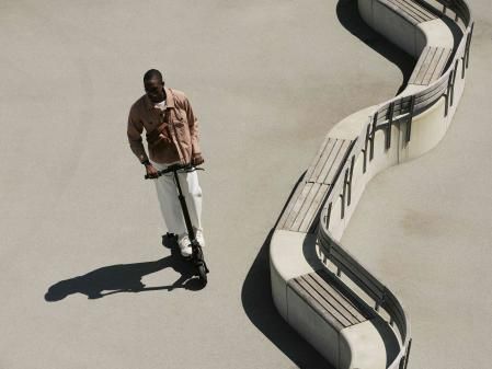 Mercedes-AMG e-Scooter puede alcanzar una velocidad máxima de 20 km/h&nbsp;