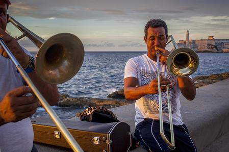 Músicos en el Malecón, La Habana, Cuba