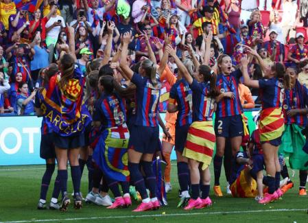 Soccer Football - Women's Champions League - Final - FC Barcelona v VfL Wolfsburg - Philips Stadion, Eindhoven, Netherlands - June 3, 2023 FC Barcelona players celebrate after winning the Women's Champions League Final REUTERS/Yves Herman