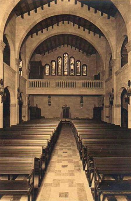 Vista del coro de la Capilla Francesa.