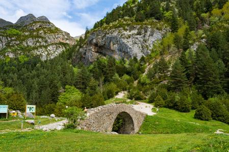 Puente de San Nicolás en el valle de Bujaruelo