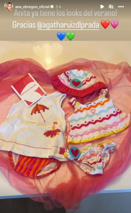 Obregón ha publicado una historia en su Instagram con los dos conjuntos infantiles firmados por Agatha Ruiz de la Prada