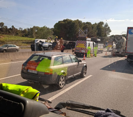 Un accidente en la AP-7.