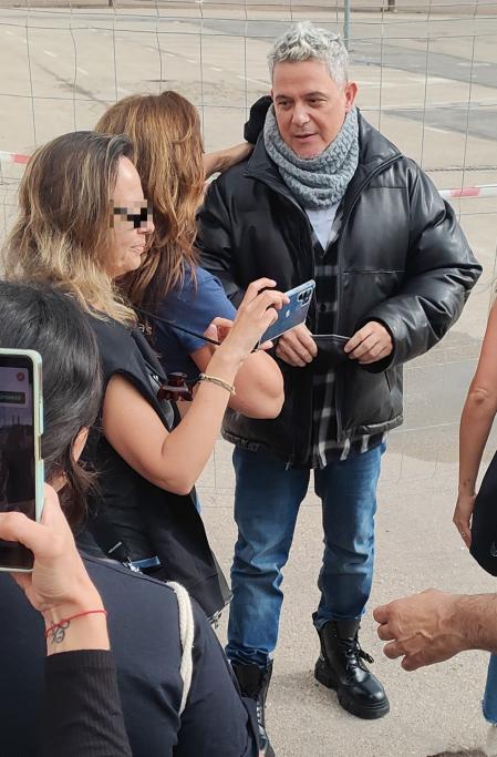 Alejandro Sanz reaparece con sus fans en Úbeda (Jaen).