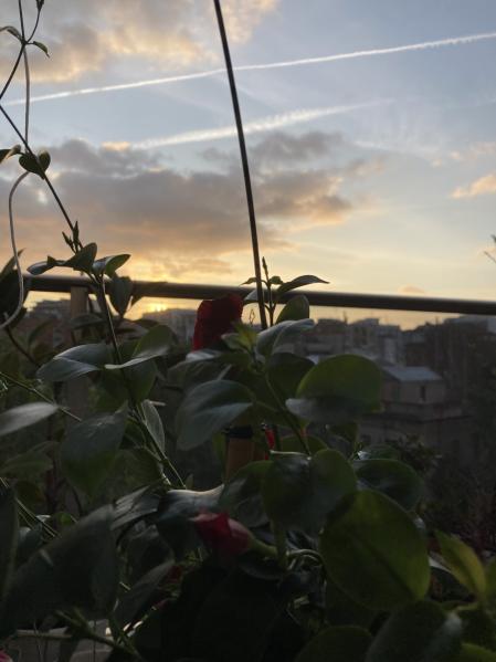 Nubes sobre Barcelona al amanecer.