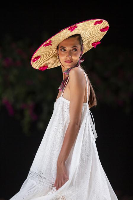 Uno de los modelos de S72 Hat.